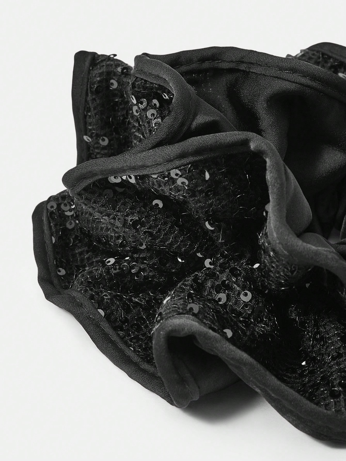 XL Black Scrunchie - Imagen 3